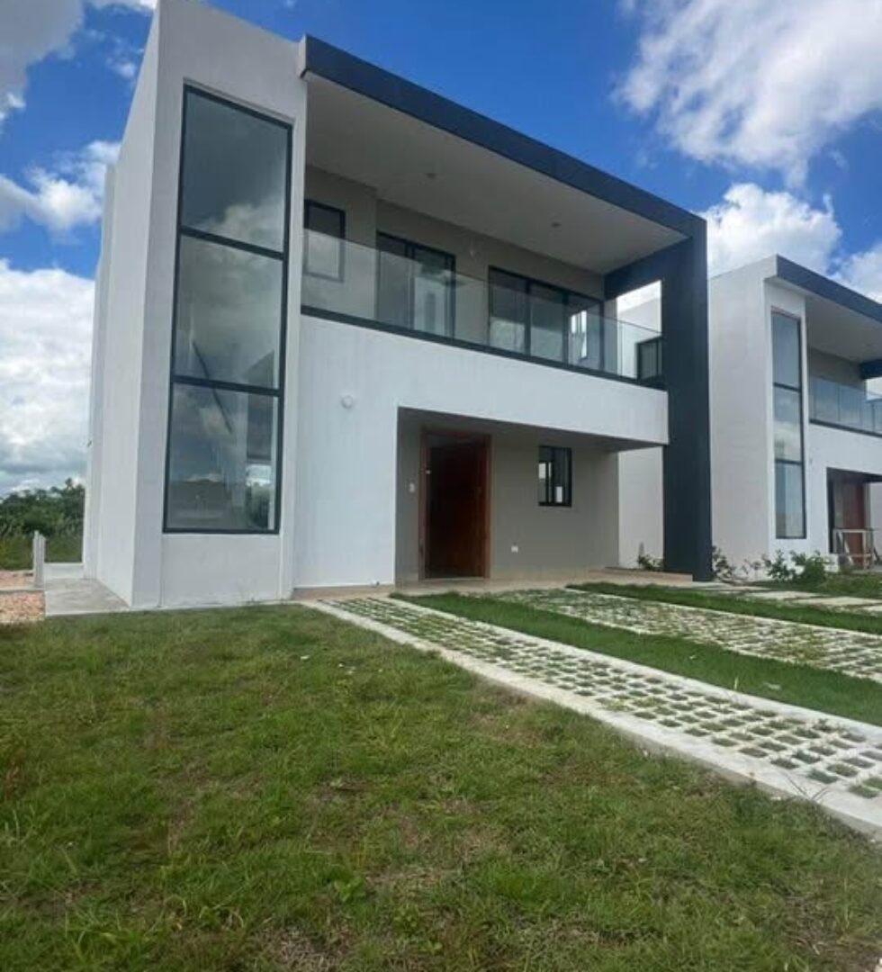 Alquiler Villa Exclusiva en Atalía de Punta Cana, Bávaro – ¡Con Luz Solar Incluida! Alquiler Villa Exclusiva en Atalía de Punta Cana, Bávaro – ¡Con Luz Solar Incluida!