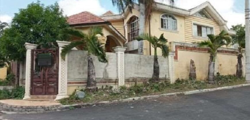 Vendo Majestuosa Casa Altos de Arroyo Hondo I