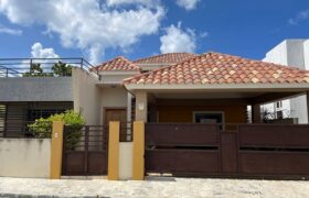 Venta Casa La Romana – Residencial Las Orquideas