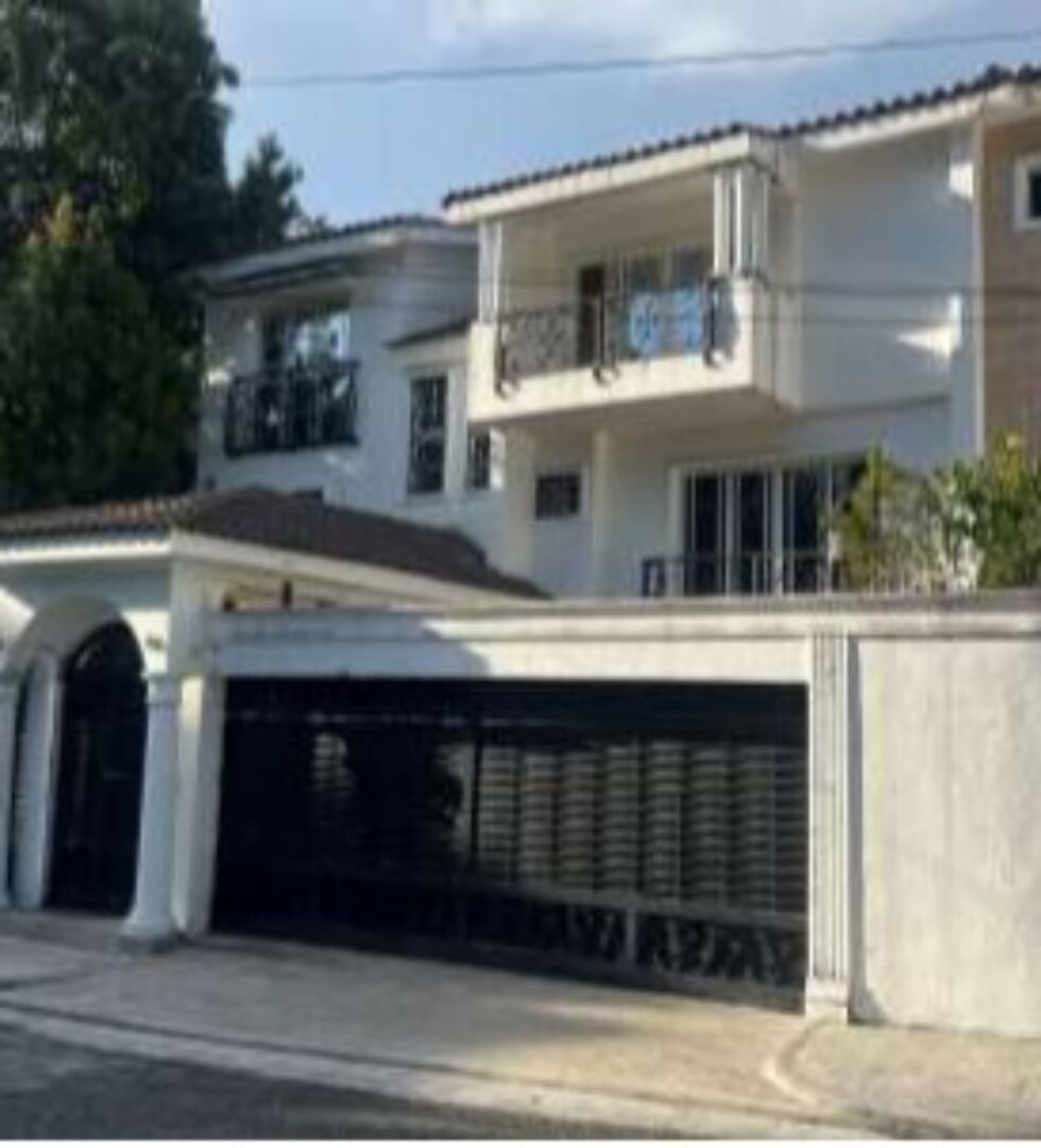 Venta Casa Altos de Arroyo Hondo II