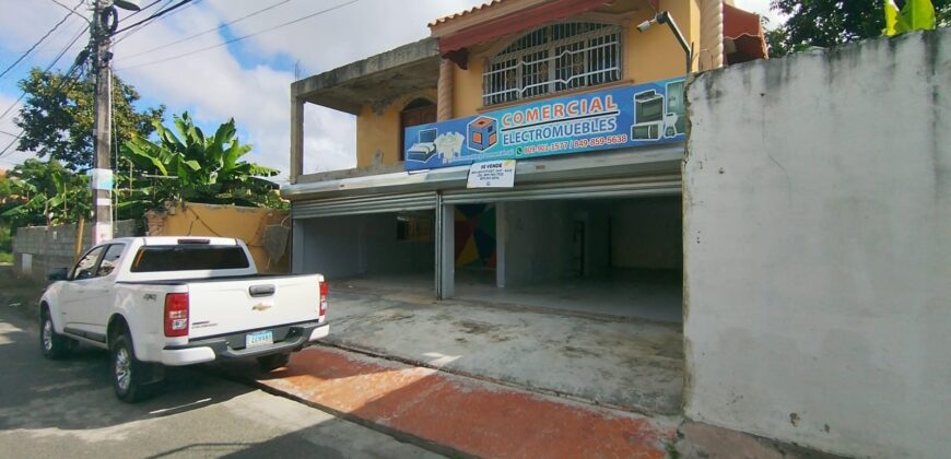 Vendo Casa con Local en la Zona Ortiental – Residencial Juan Lopez