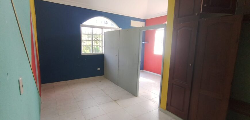 Vendo Casa con Local en la Zona Ortiental – Residencial Juan Lopez