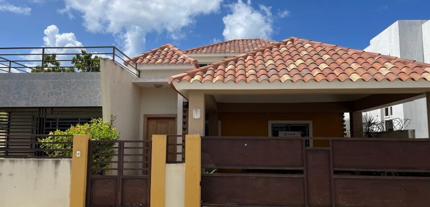 Venta Casa La Romana – Residencial Las Orquideas