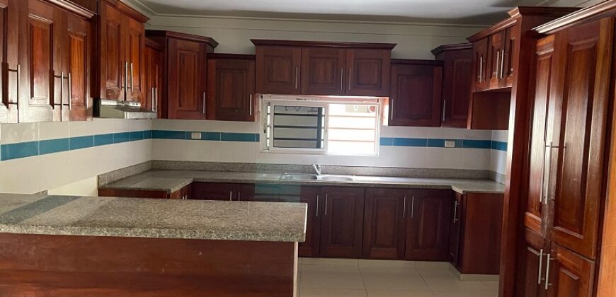 Venta Casa La Romana – Residencial Las Orquideas