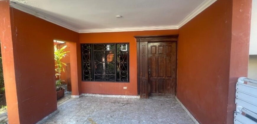 Venta Casa Arroyo Hondo – Residencial Villa Claudia