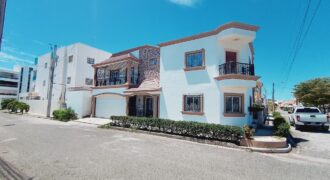 Venta Majestuosa Casa en Bani