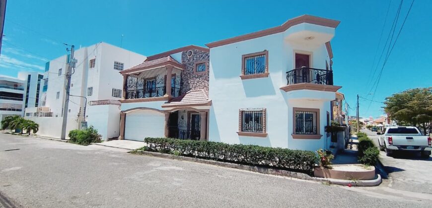 Venta Majestuosa Casa en Bani