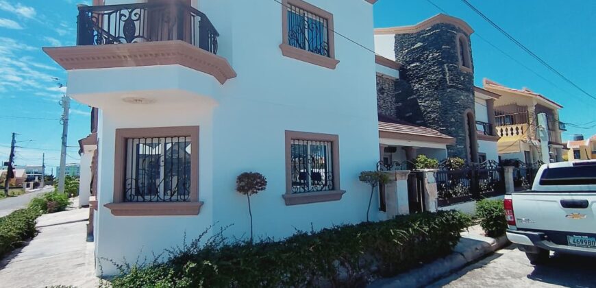 Venta Majestuosa Casa en Bani