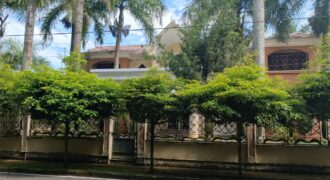 Venta Casa Mejestuosa en Isabel Villas -Arroyo Hondo