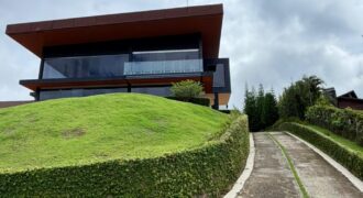 Venta Majestuosa Villa en Jarabacoa