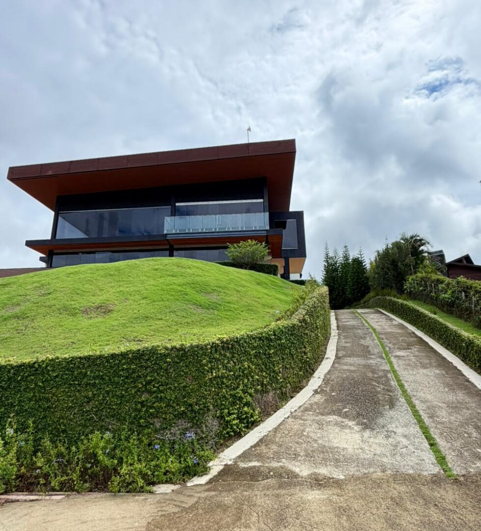 Venta Majestuosa Villa en Jarabacoa-US$2,800,000 | Totalmente amueblada