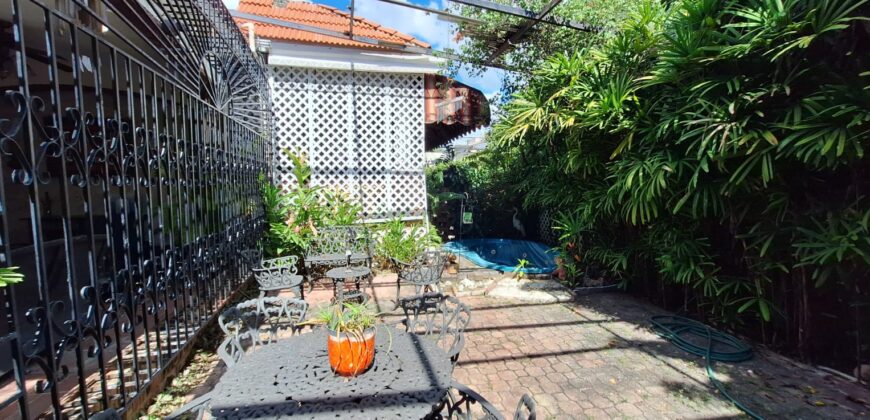 Venta Casa Colonial en Gazcue