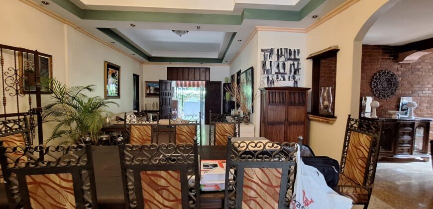 Venta Casa Colonial en Gazcue