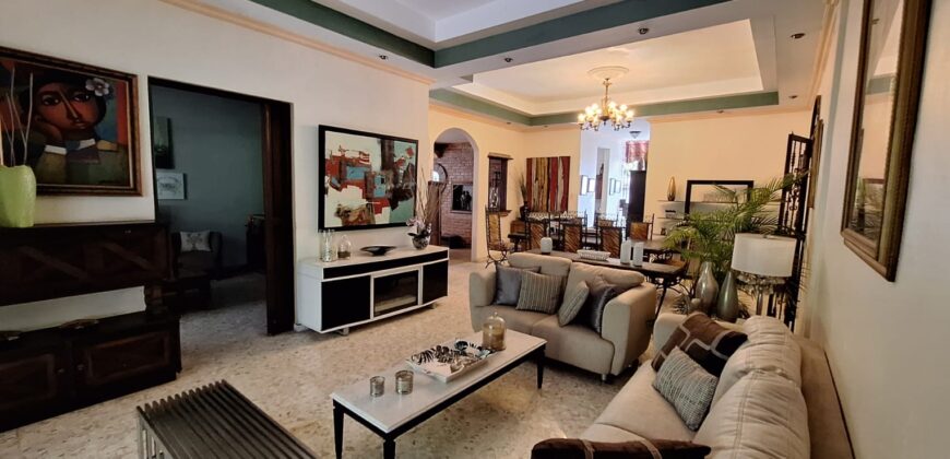 Venta Casa Colonial en Gazcue