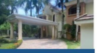 Venta Casa Mejestuosa en Isabel Villas -Arroyo Hondo