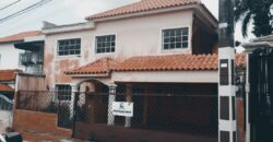 Venta de casa en Alameda -Urbanización Almendra
