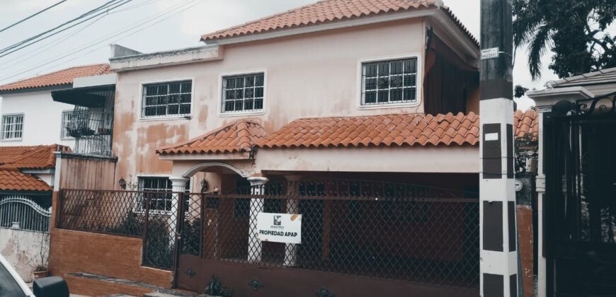 Venta de casa en Alameda -Urbanización Almendra