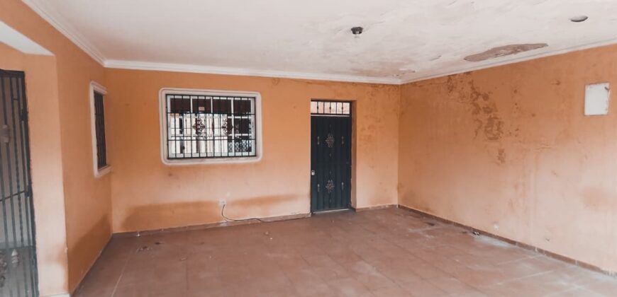 Venta de casa en Alameda -Urbanización Almendra