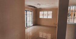 Venta de casa en Alameda -Urbanización Almendra