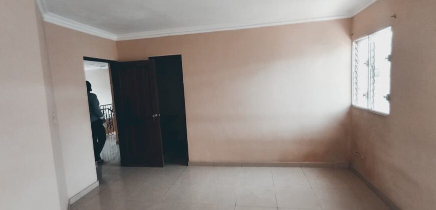 Venta de casa en Alameda -Urbanización Almendra