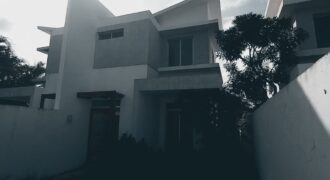 Venta Villa Tipo Townhouse en Bávaro- Residencial El Ejecutivo